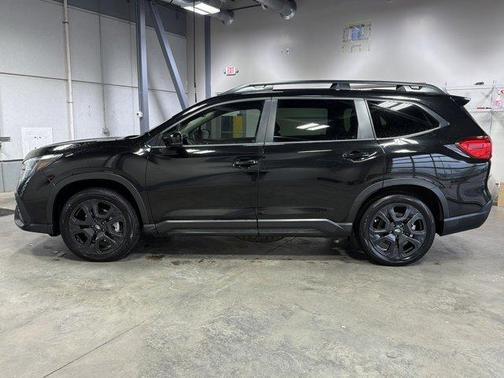 Crystal Black Silica 2025 Subaru Ascent Onyx Edition