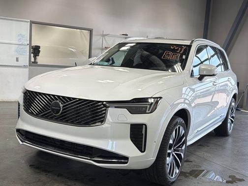 White 2025 Volvo XC90 B6 Plus 7-Seater