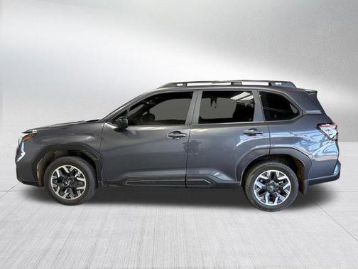 Magnetite Gray Metallic 2025 Subaru Forester