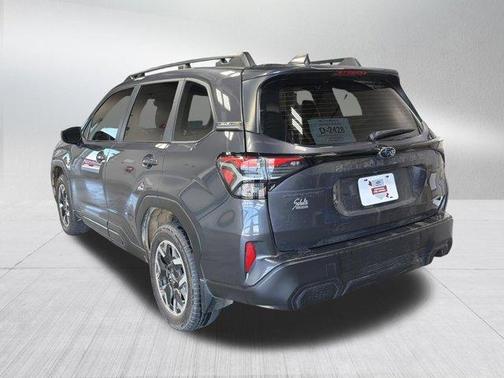 Magnetite Gray Metallic 2025 Subaru Forester