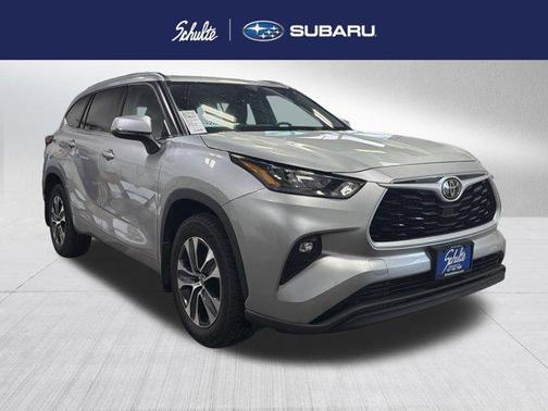 Celestial Silver Metallic 2020 Toyota Highlander XLE