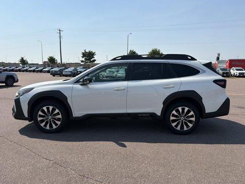 Crystal White Pearl 2024 Subaru Outback Limited