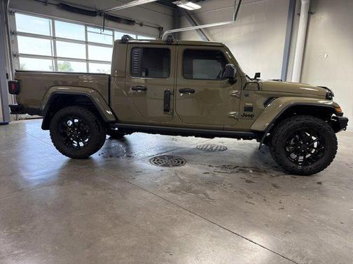 Nighthawk Black 2025 Jeep Gladiator Sport