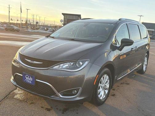 2018 Chrysler Pacifica Touring-L