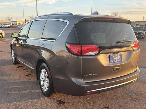 2018 Chrysler Pacifica Touring-L