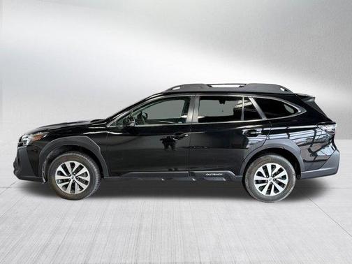 Crystal Black Silica 2024 Subaru Outback Premium