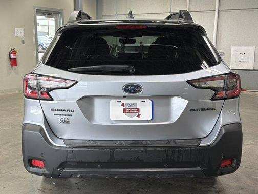 Ice Silver Metallic 2025 Subaru Outback Onyx Edition
