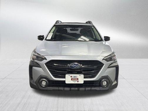 Ice Silver Metallic 2025 Subaru Outback Onyx Edition