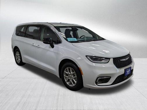 2024 Chrysler Pacifica Touring-L