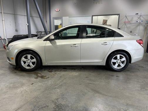 Champagne Silver 2013 Chevrolet Cruze 1LT