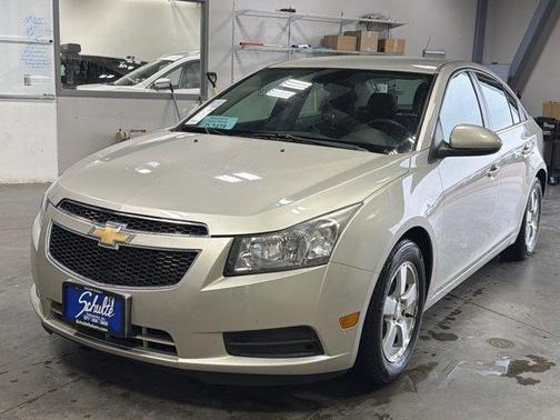 Champagne Silver 2013 Chevrolet Cruze 1LT