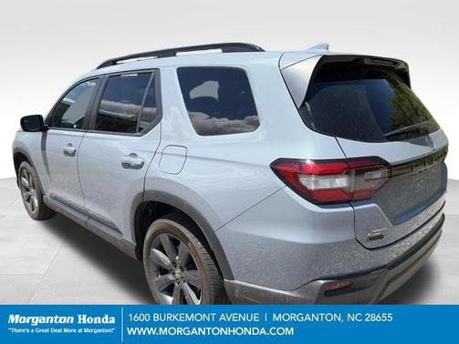 Sonic Gray Pearl 2025 Honda Pilot Sport