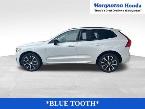 2024 Volvo XC60 B5 Plus Dark Theme