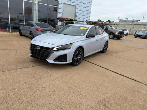 Gray Sky Pearl 2023 Nissan Altima 2.5 SR