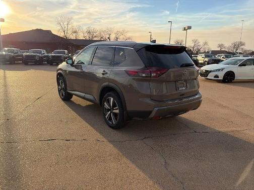 2024 Nissan Rogue SL