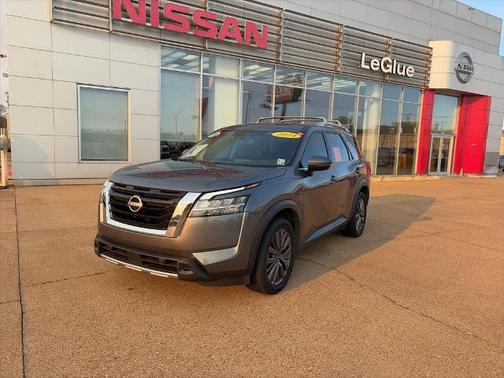 2023 Nissan Pathfinder SL