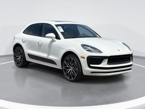 White 2022 Porsche Macan Base