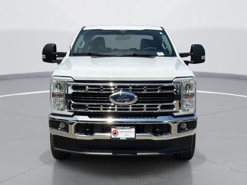 Oxford White 2025 Ford F-250 XLT
