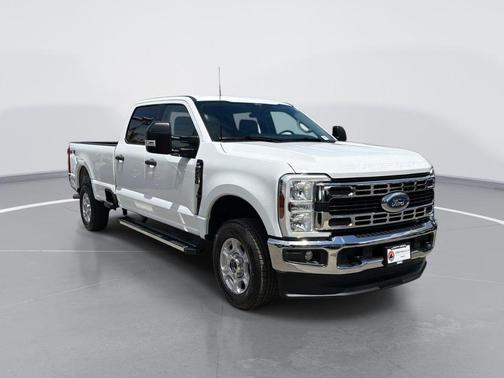 Oxford White 2025 Ford F-250 XLT