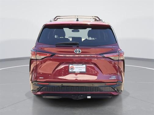 2021 Toyota Sienna XSE 7 Passenger