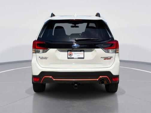 Crystal White Pearl 2023 Subaru Forester 2.5i Sport