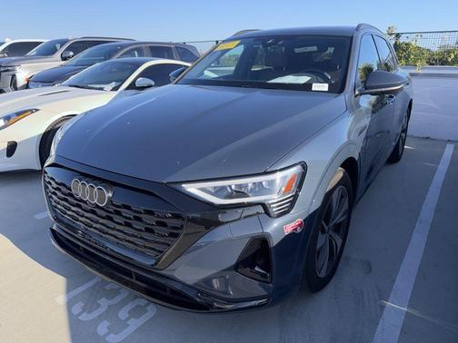 Plasma Blue Metallic 2024 Audi Q8 e-tron Premium