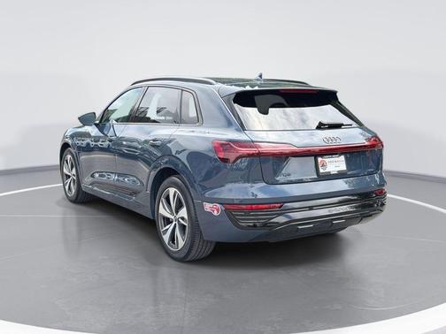 Plasma Blue Metallic 2024 Audi Q8 e-tron Premium