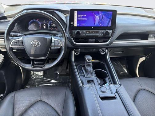 Celestial Silver Metallic 2024 Toyota Grand Highlander LIMITED
