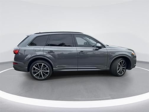 2021 Audi Q7 55 Premium Plus