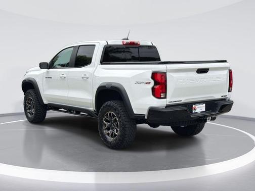 Summit White 2023 Chevrolet Colorado ZR2