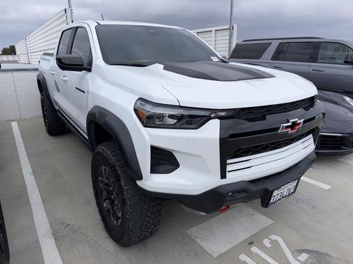 Summit White 2023 Chevrolet Colorado ZR2