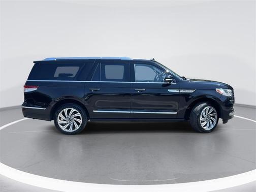 2023 Lincoln Navigator L Reserve
