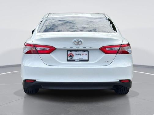 Super White 2018 Toyota Camry LE