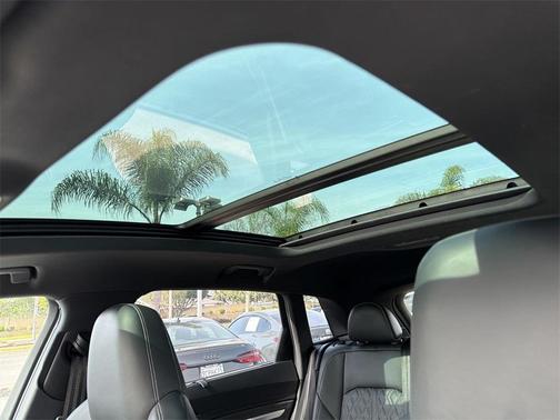 2022 Audi e-tron S Prestige