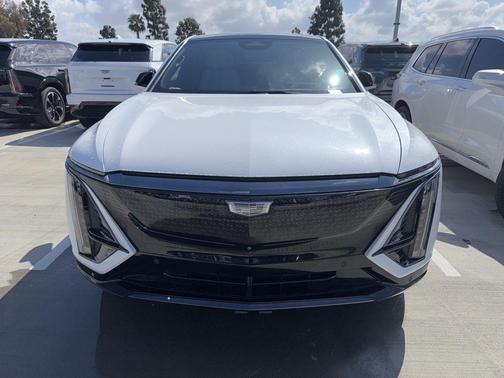 Crystal White Tri-Coat 2024 Cadillac LYRIQ Sport