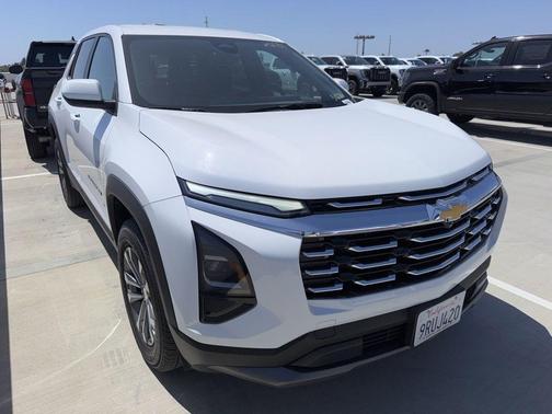 Summit White 2025 Chevrolet Equinox LT