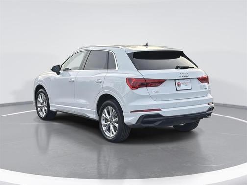 2024 Audi Q3 45 S line Premium