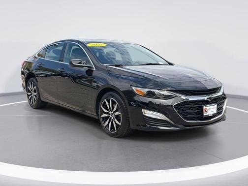 Mosaic Black Metallic 2025 Chevrolet Malibu RS