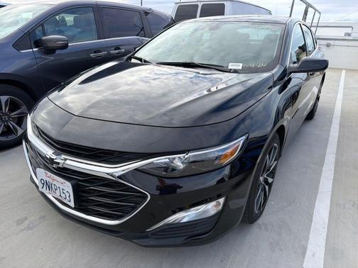 Mosaic Black Metallic 2025 Chevrolet Malibu RS