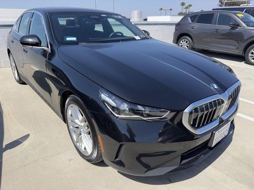 Carbon Black Metallic 2025 BMW 530 i