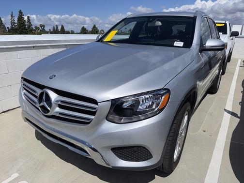 Diamond Silver Metallic 2016 Mercedes-Benz GLC-Class GLC 300