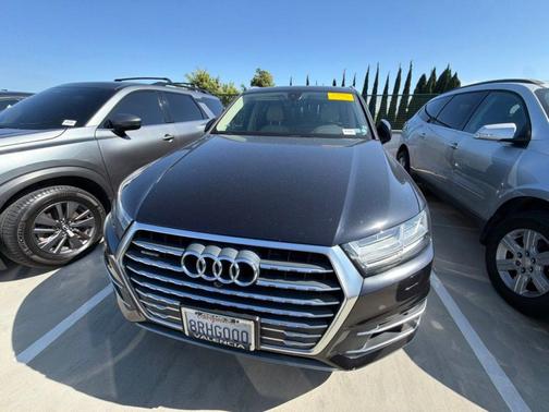 Orca Black Metallic 2019 Audi Q7 45 SE Premium
