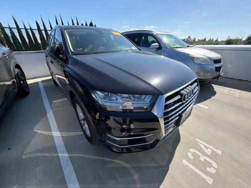 Orca Black Metallic 2019 Audi Q7 45 SE Premium