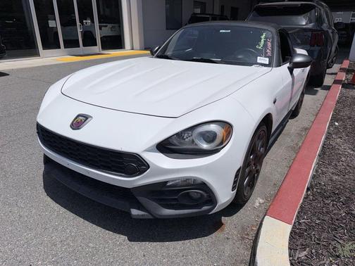 Pearl 2019 FIAT 124 Spider Abarth
