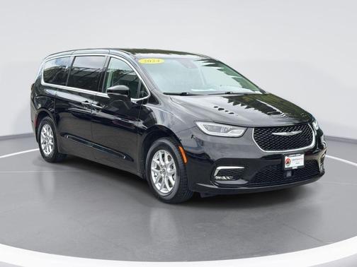 Diamond Black 2024 Chrysler Pacifica Touring-L