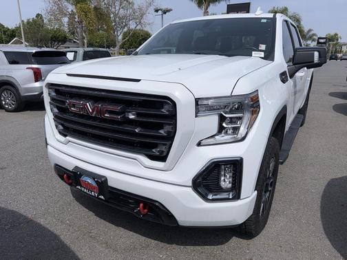 Summit White 2022 GMC Sierra 1500 Limited AT4