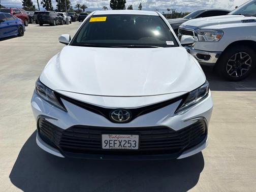 Ice 2023 Toyota Camry LE