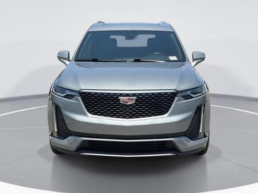 Silver Metallic 2023 Cadillac XT6 Premium Luxury FWD