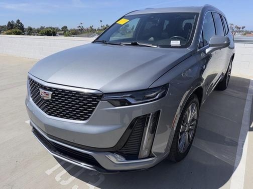 Silver Metallic 2023 Cadillac XT6 Premium Luxury FWD