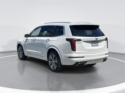 2023 Cadillac XT6 Premium Luxury FWD